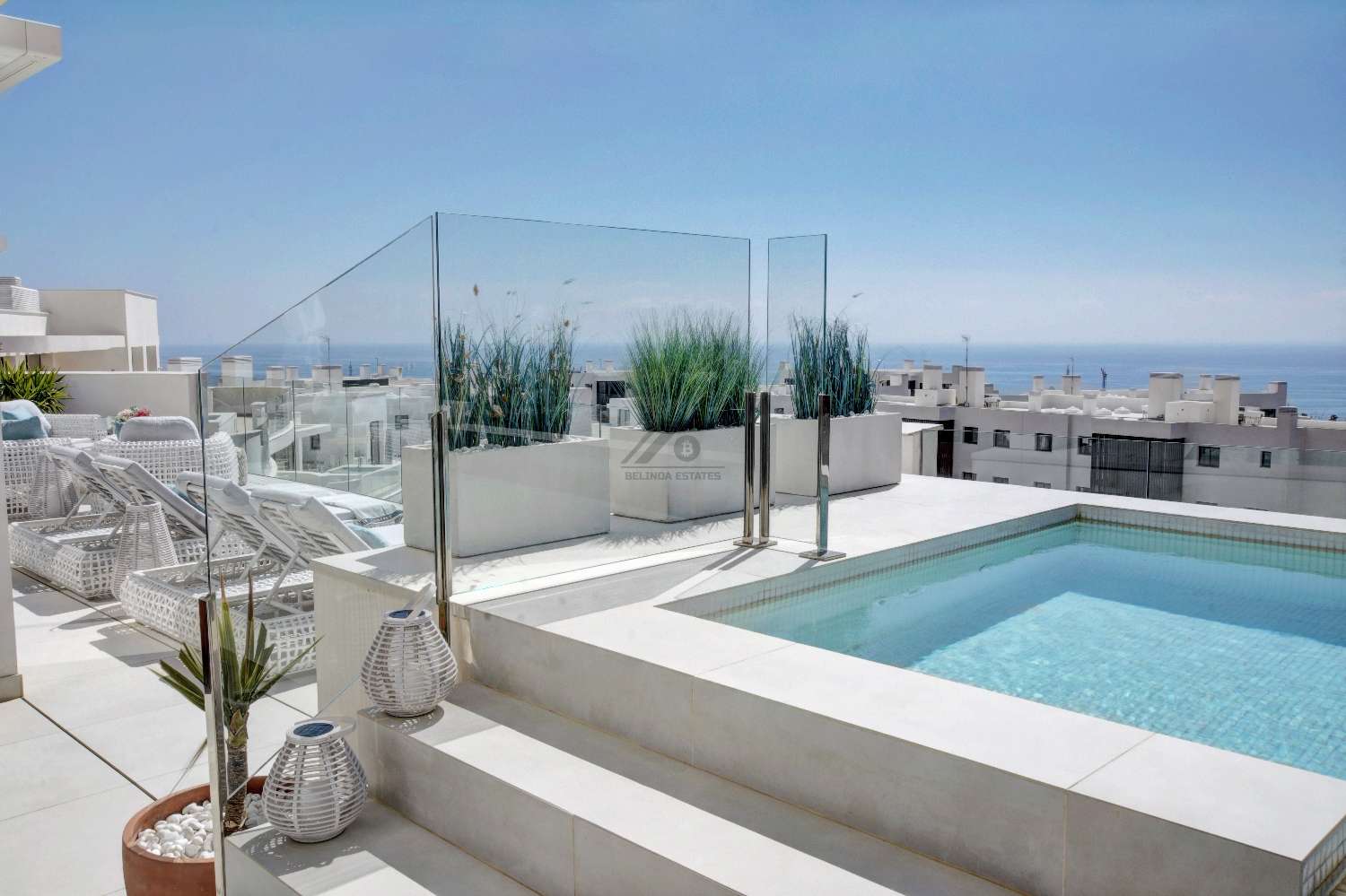 Ruim luxe penthouse in El Higuerón, 1,5 km van het strand