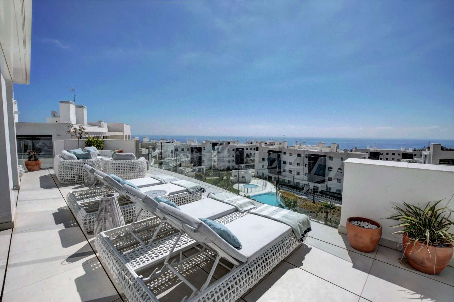 Penthouse de luxe spacieux à El Higuerón, à 1,5 km de la plage