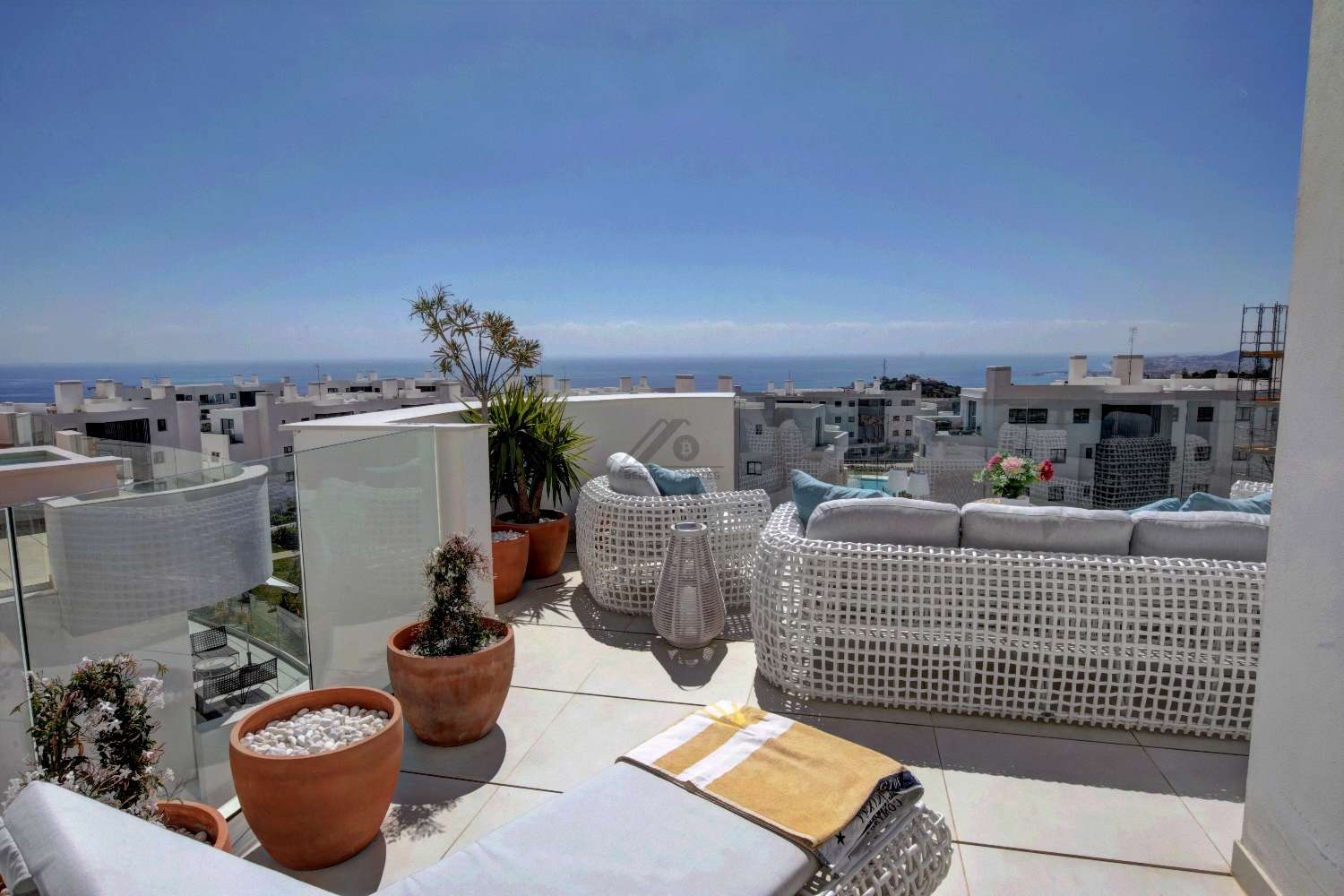 Penthouse de luxe spacieux à El Higuerón, à 1,5 km de la plage