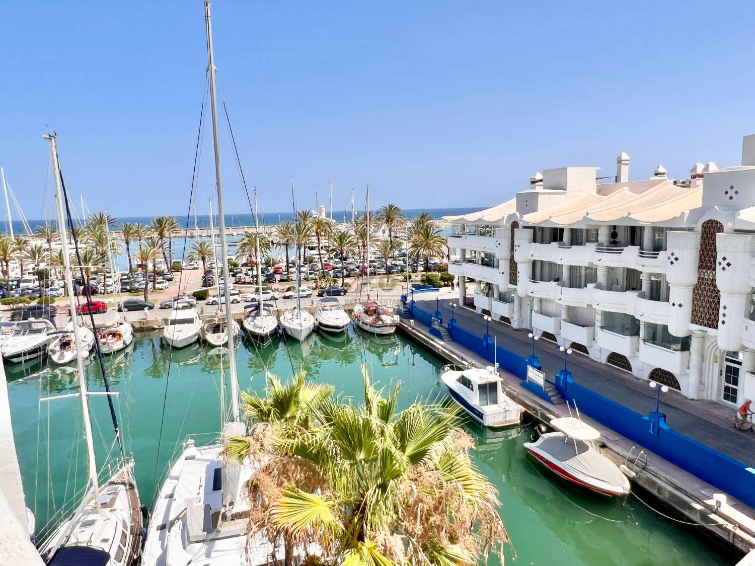 Duplex penthouse med badstue og garasje i Puerto Marina