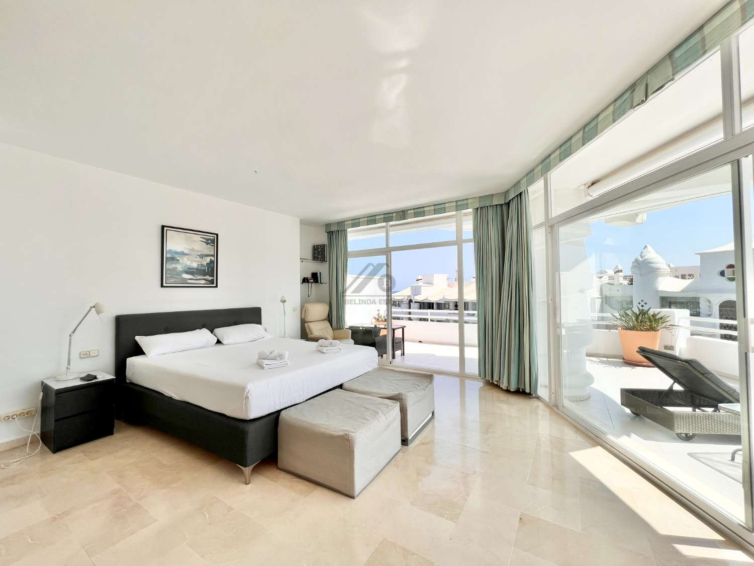 Duplex penthouse med badstue og garasje i Puerto Marina