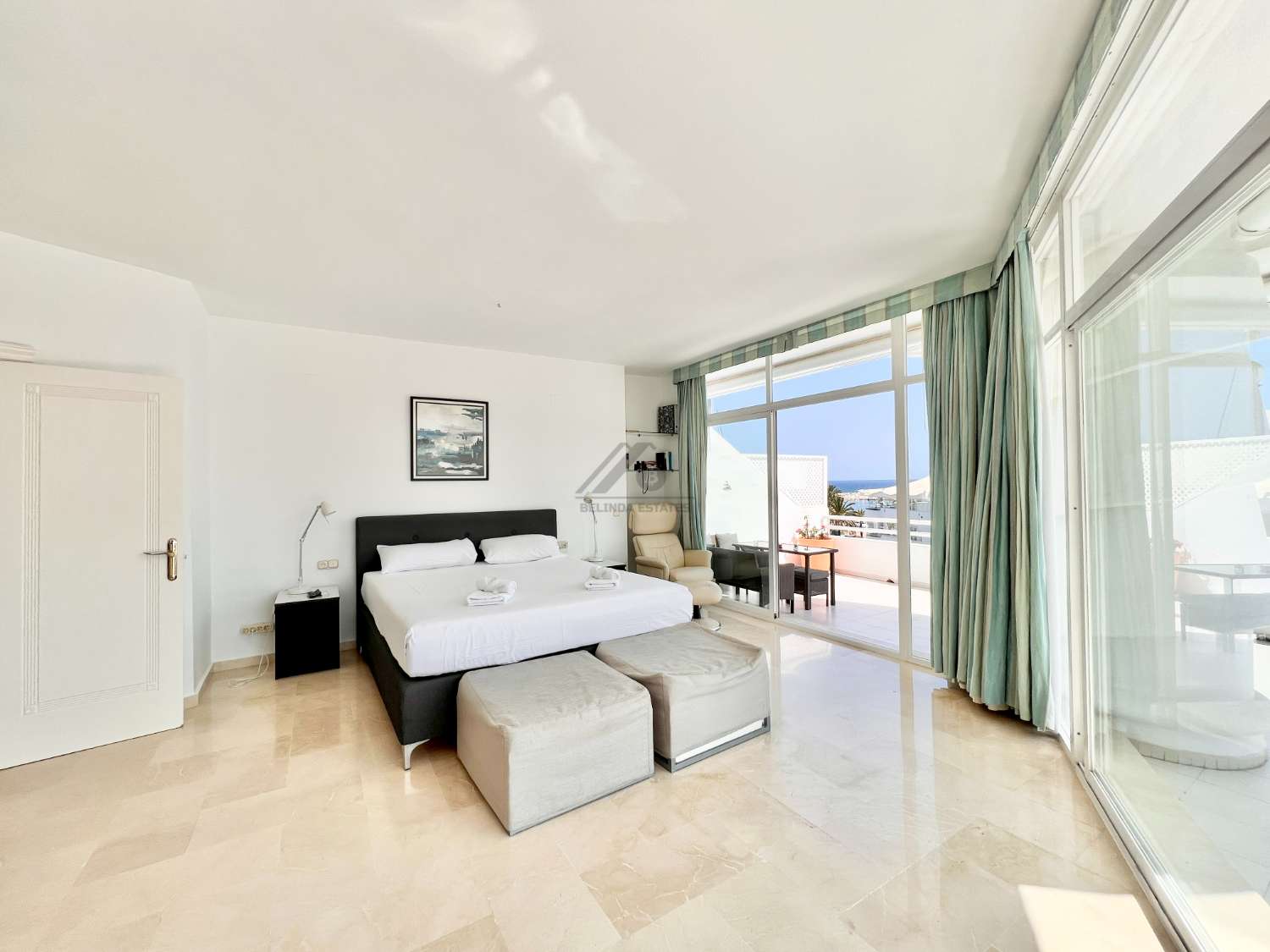 Duplex penthouse med badstue og garasje i Puerto Marina