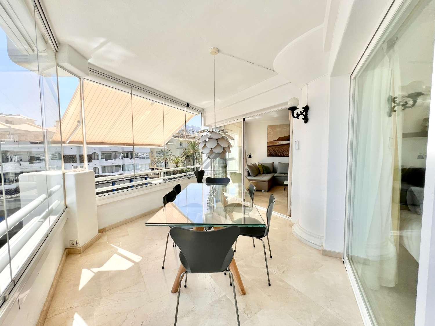 Duplex penthouse met sauna en garage in Puerto Marina