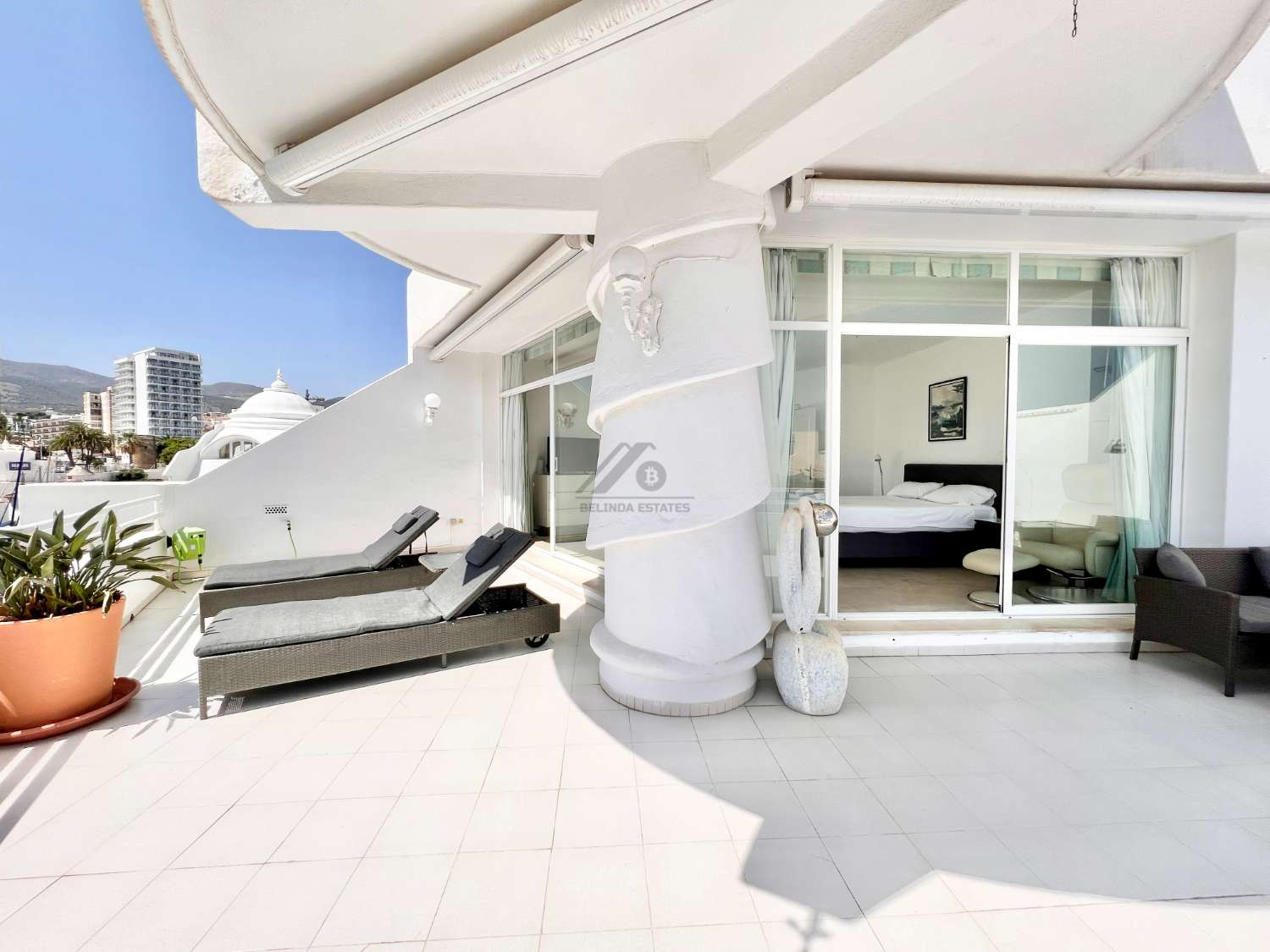 Duplex penthouse med badstue og garasje i Puerto Marina