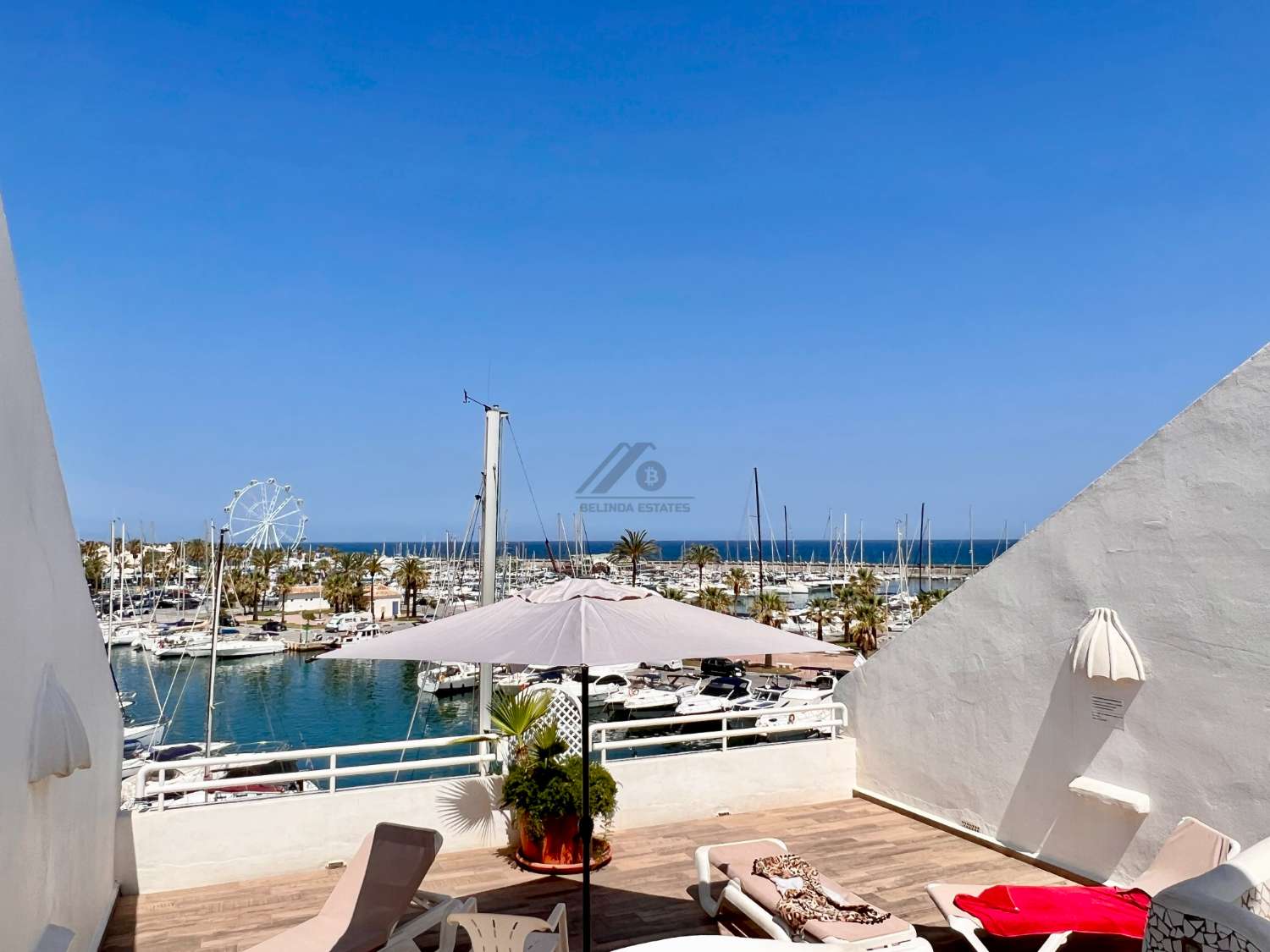 Duplex penthouse med badstue og garasje i Puerto Marina