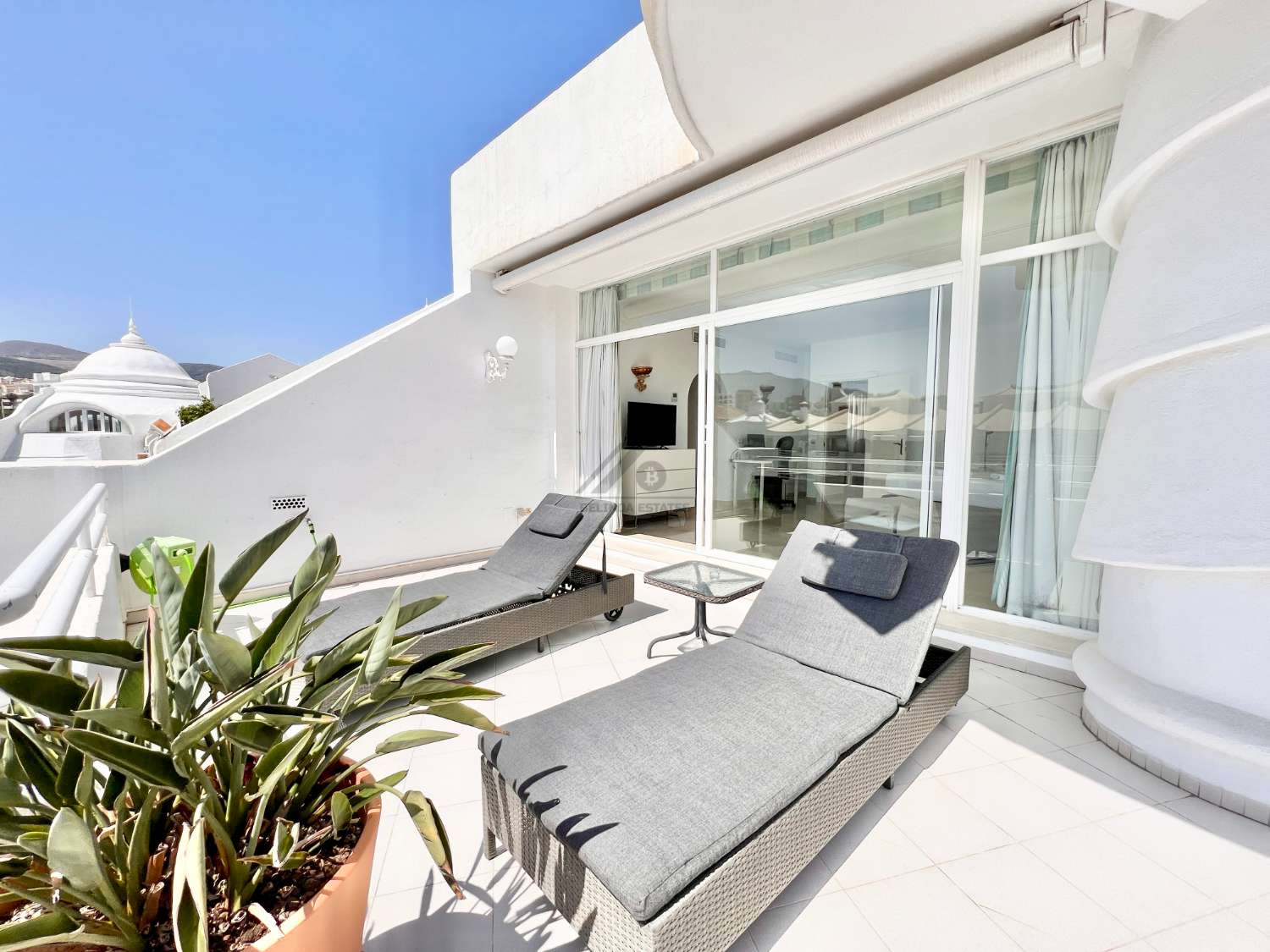 Duplex penthouse med badstue og garasje i Puerto Marina