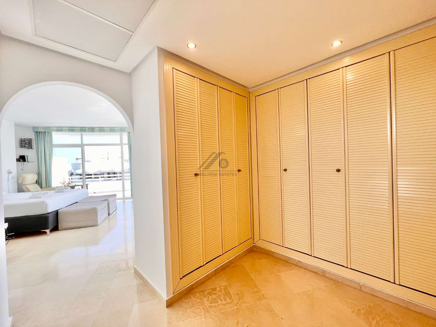 Duplex penthouse med sauna og garage i Puerto Marina