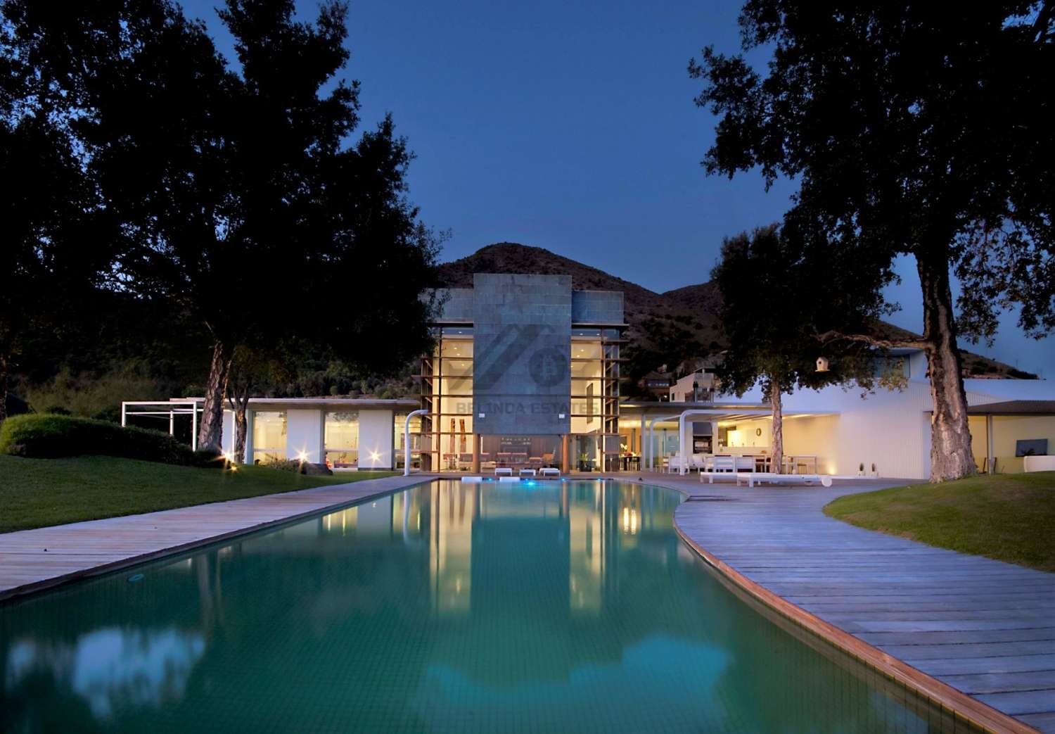 Proprietà esclusiva con piscina e vista incredibile