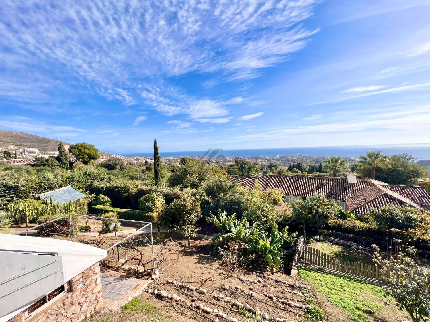 Fabelhafte Villa mit Pool und Projekt für ein weiteres Haus in Rancho Domingo