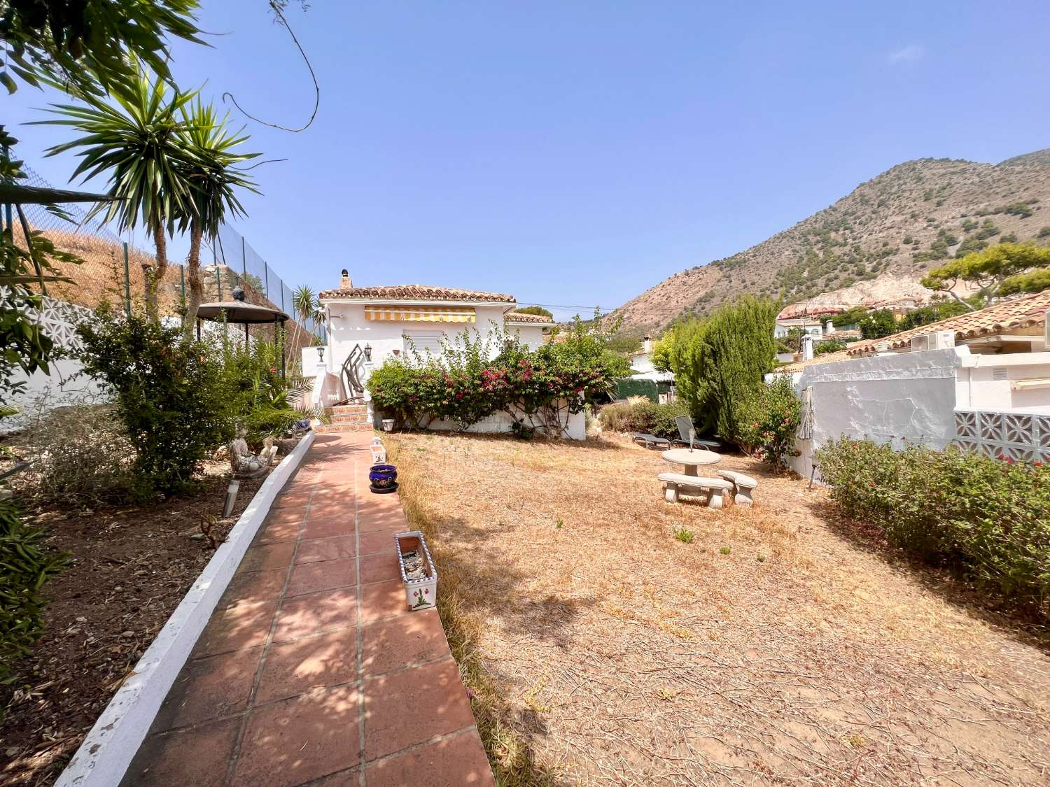 Casa independiente con jardin privado