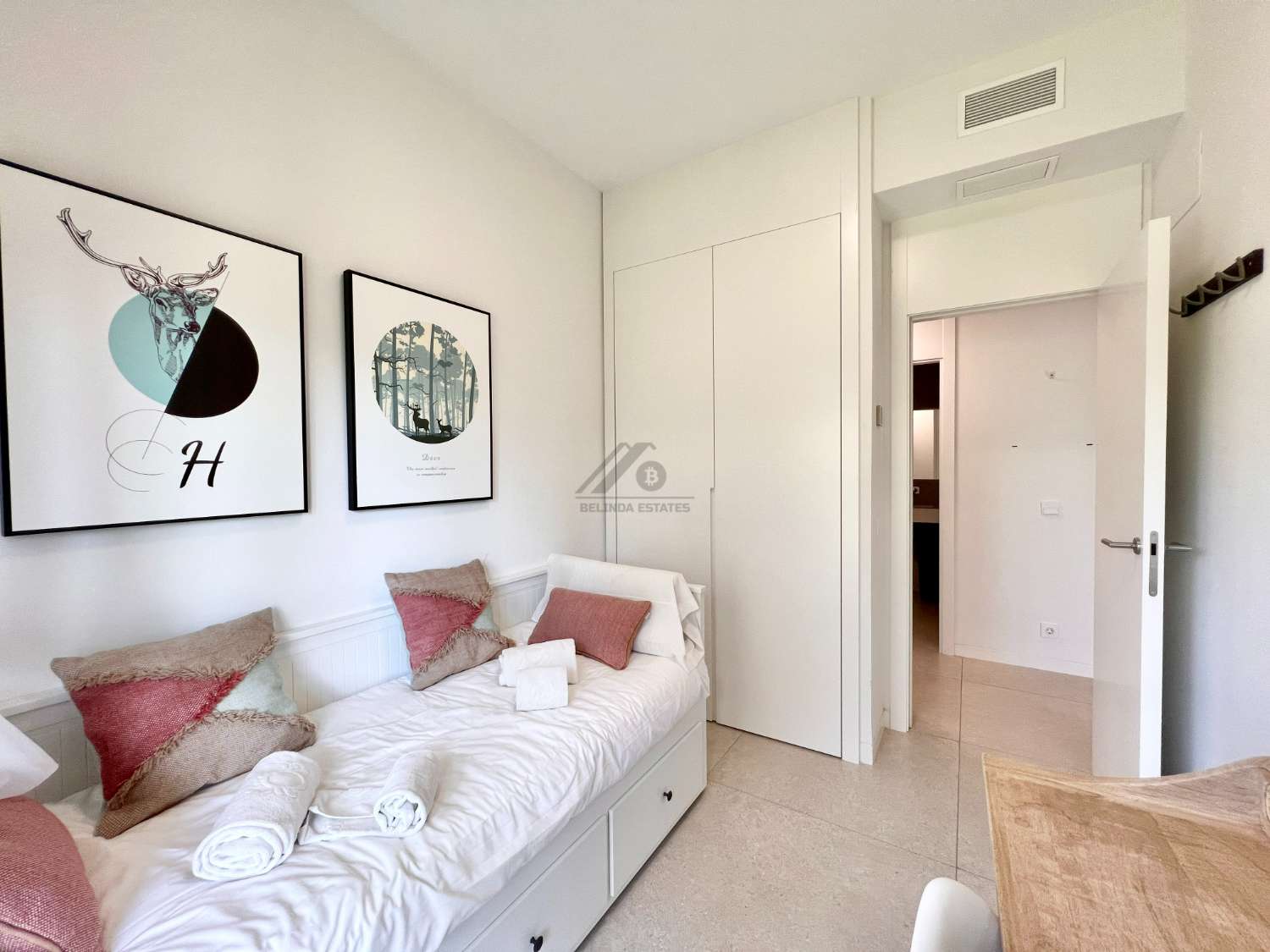 Luminoso apartamento con jardin privado en primera linea de playa
