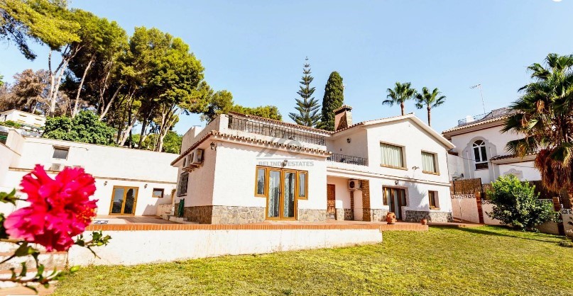 Fabulosa villa con apartamento de invitados en Torremolinos