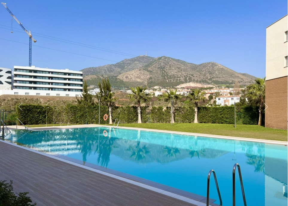 Fantastic penthouse with parking, sauna and gym in Fuengirola