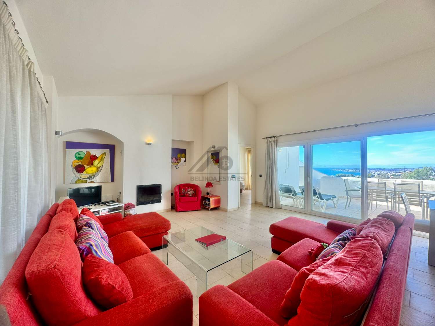 Penthouse with pool and sea views in Benalmadena Pueblo