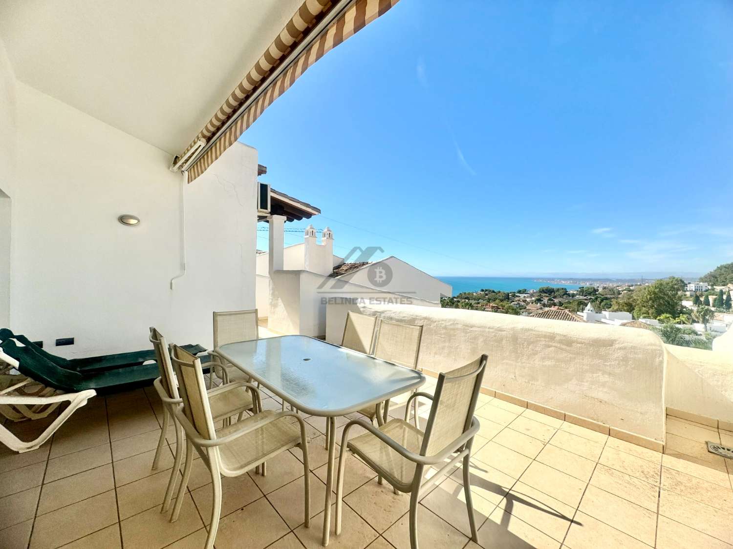 Atico con piscina y vistas al mar en Benalmadena Pueblo