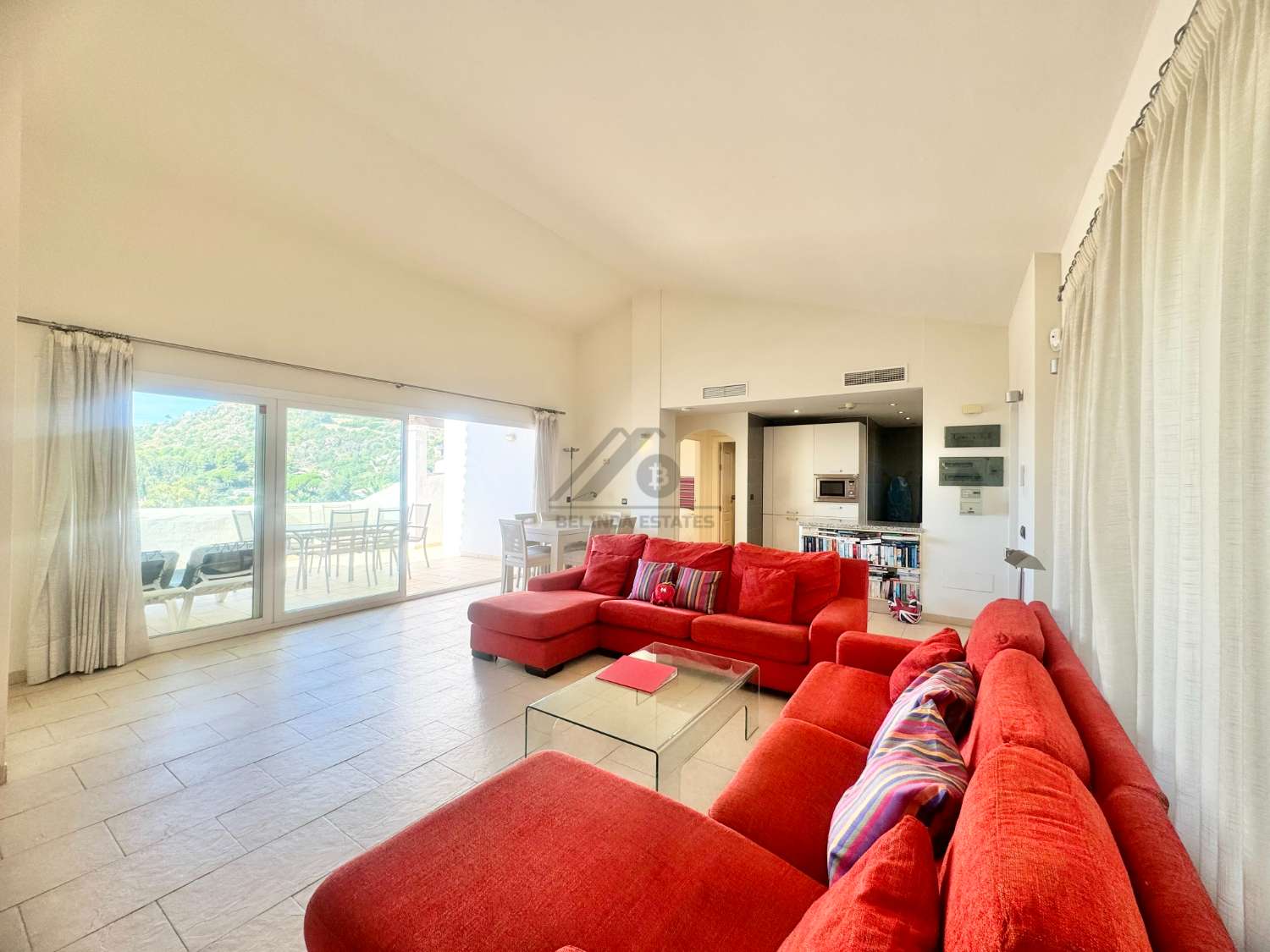 Penthouse met zwembad en uitzicht op zee in Benalmadena Pueblo