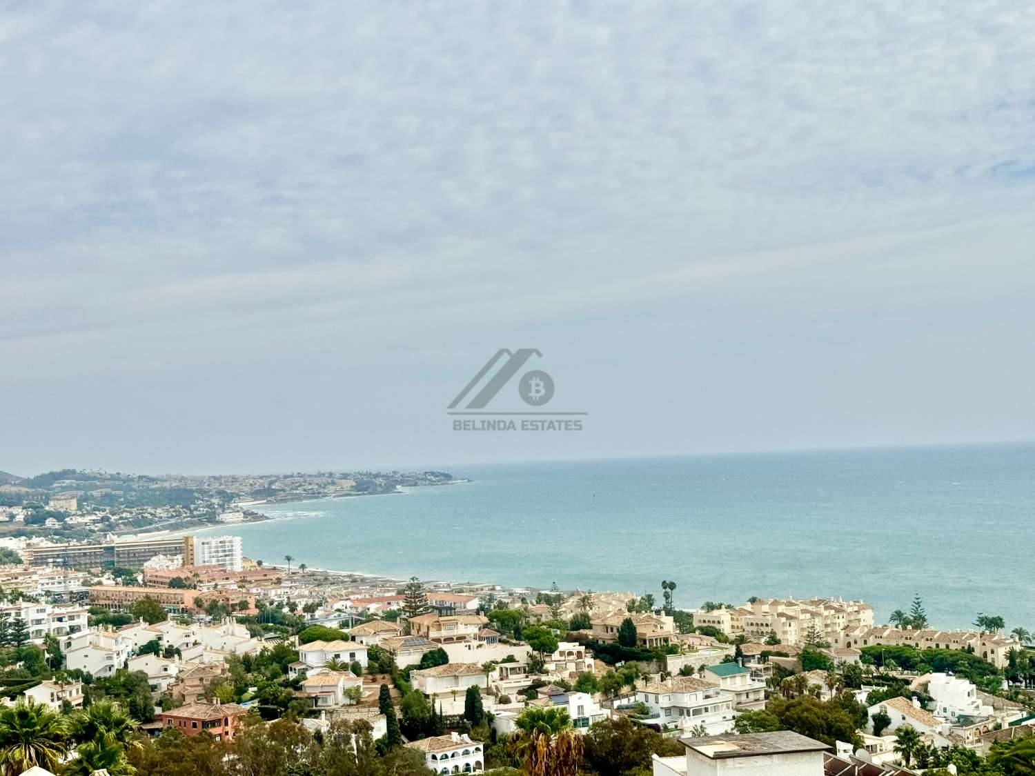 Villa con piscina e impresionantes vistas al mar