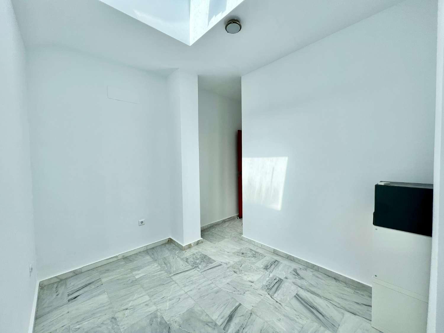 Penthouse mit Meerblick, Pool und Garage
