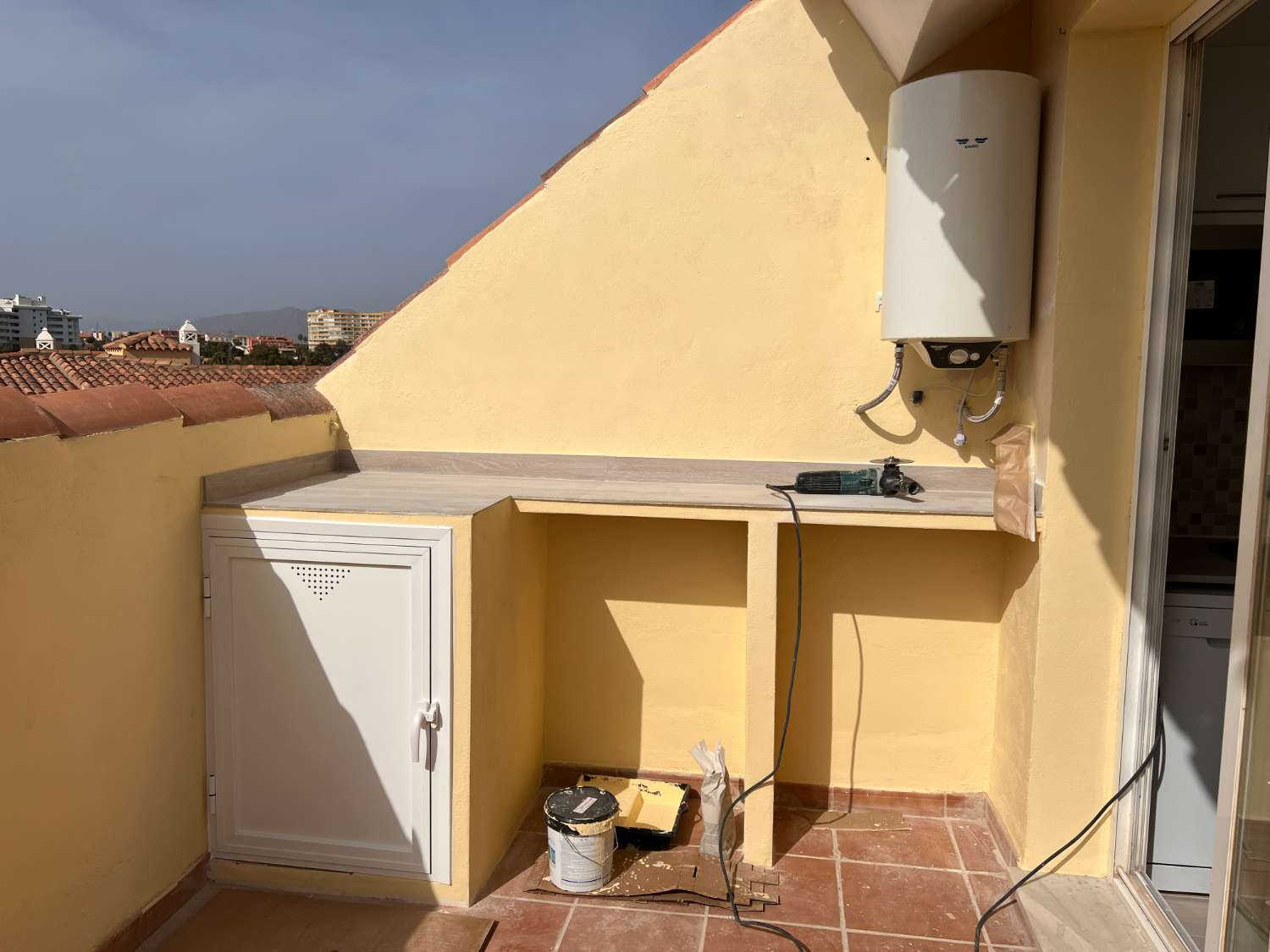Penthouse mit Meerblick, Pool und Garage