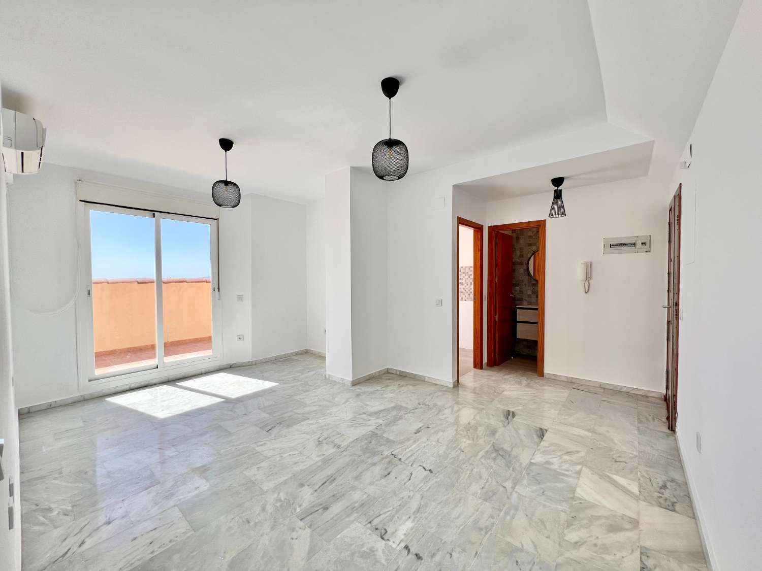 Penthouse mit Meerblick, Pool und Garage