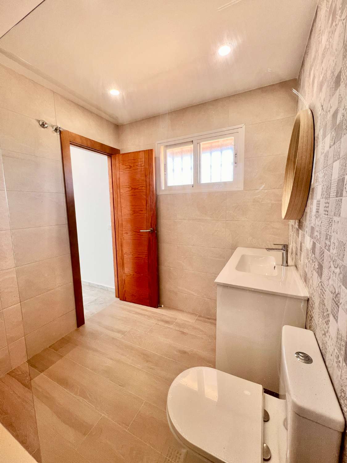 Penthouse mit Meerblick, Pool und Garage
