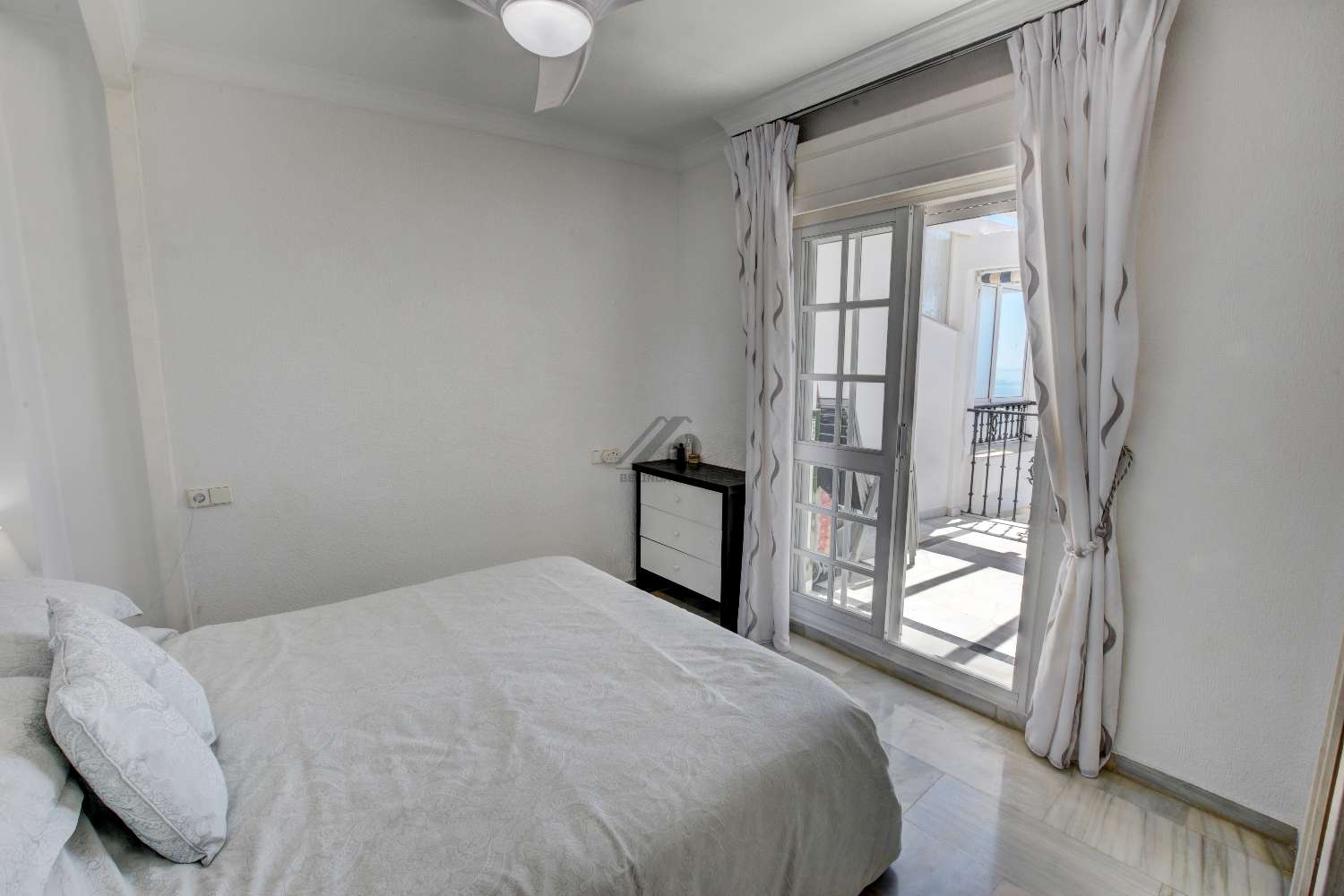 Světlý penthouse s výhledem na moře v Benalmádena Pueblo