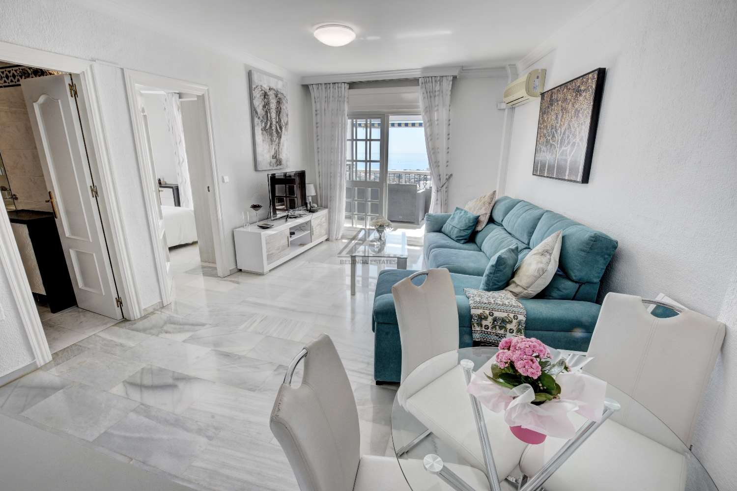 Světlý penthouse s výhledem na moře v Benalmádena Pueblo