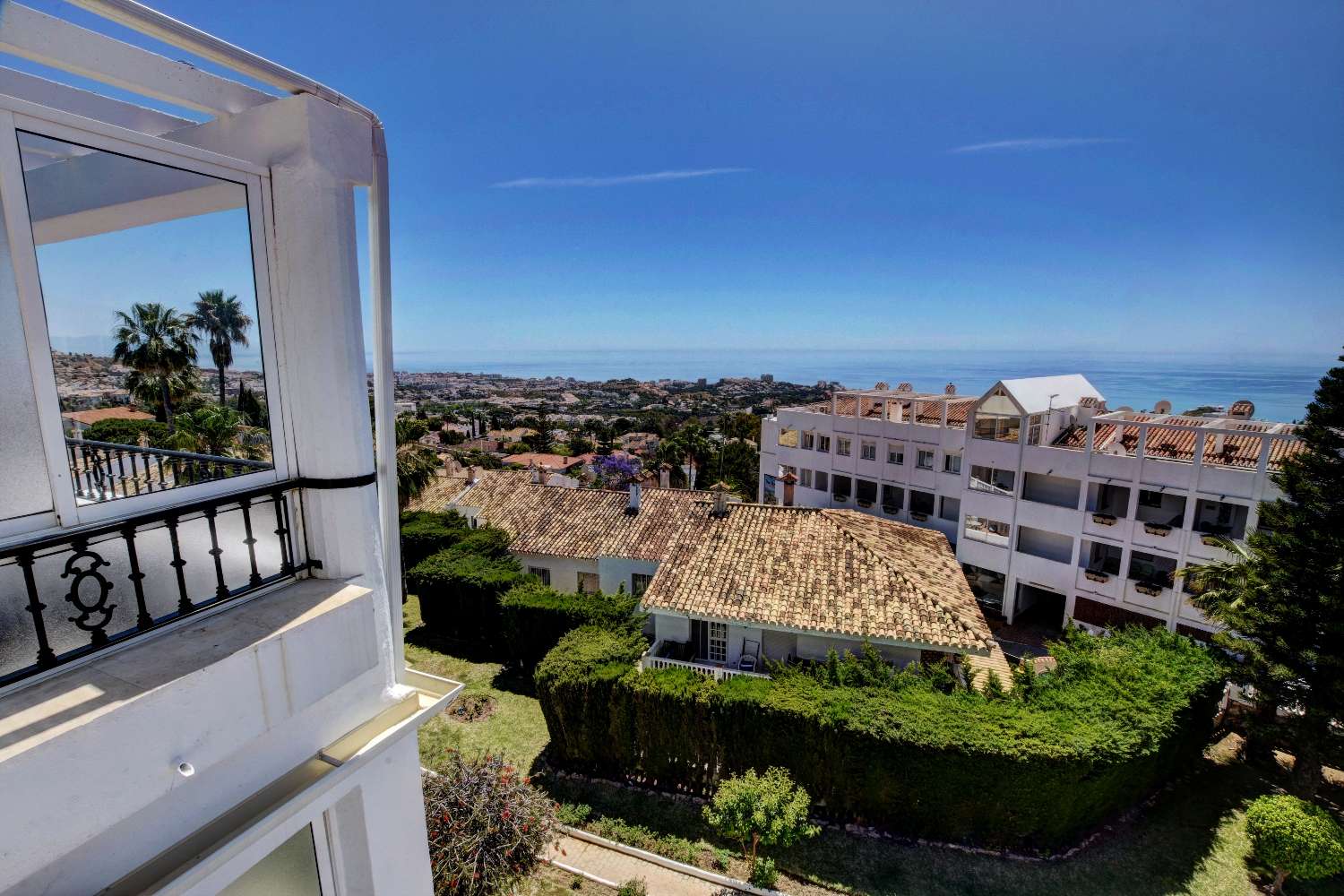 Světlý penthouse s výhledem na moře v Benalmádena Pueblo