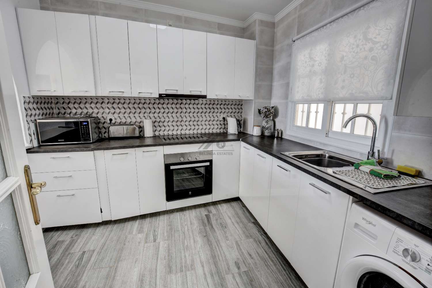 Světlý penthouse s výhledem na moře v Benalmádena Pueblo