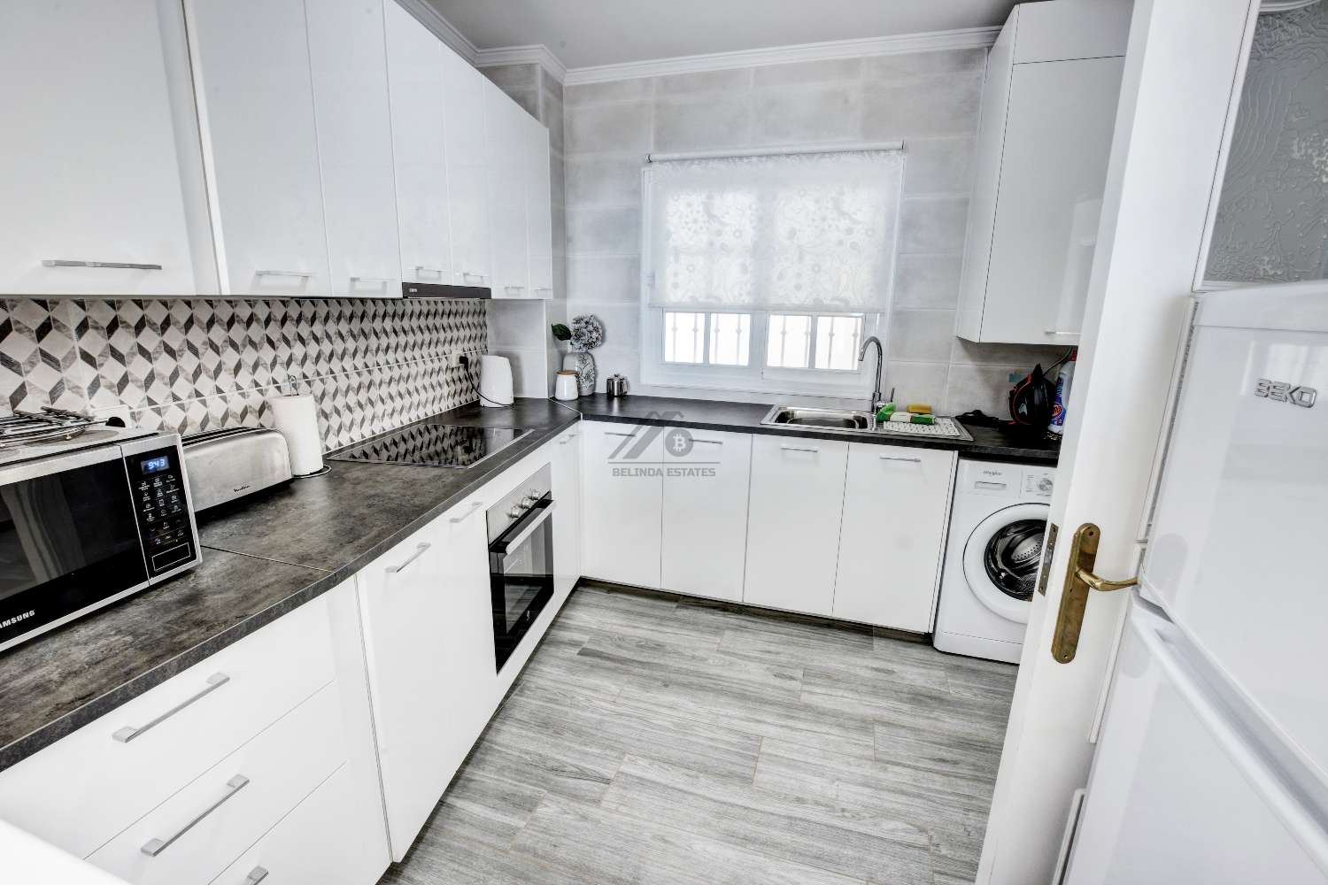 Světlý penthouse s výhledem na moře v Benalmádena Pueblo