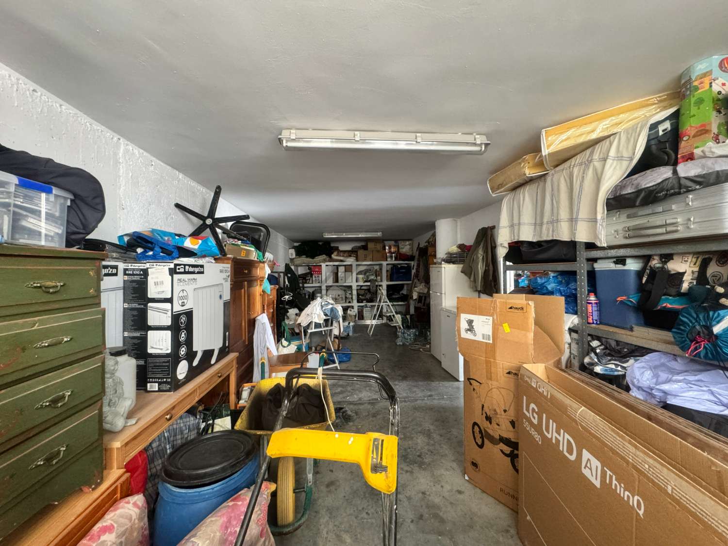 Wonderful detached house with garden and pool