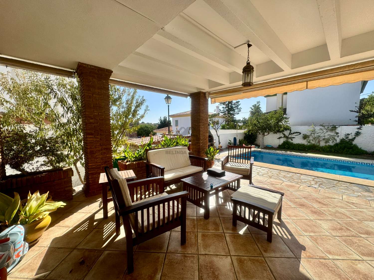 Wonderful detached house with garden and pool