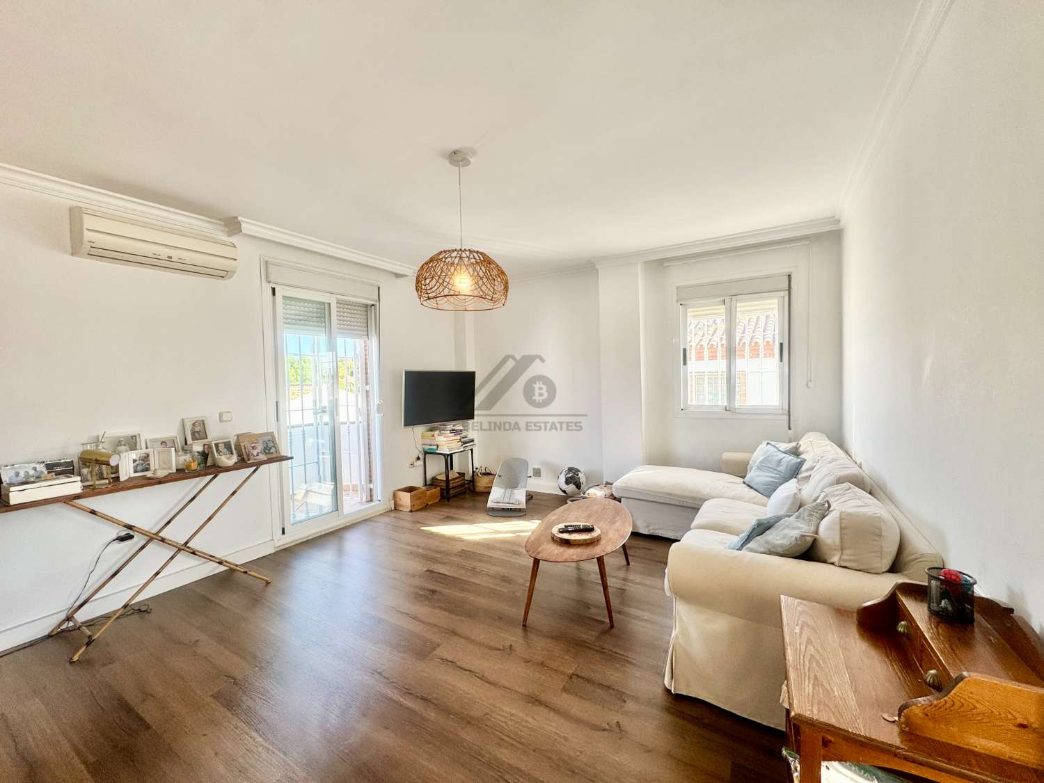 Wonderful detached house with garden and pool