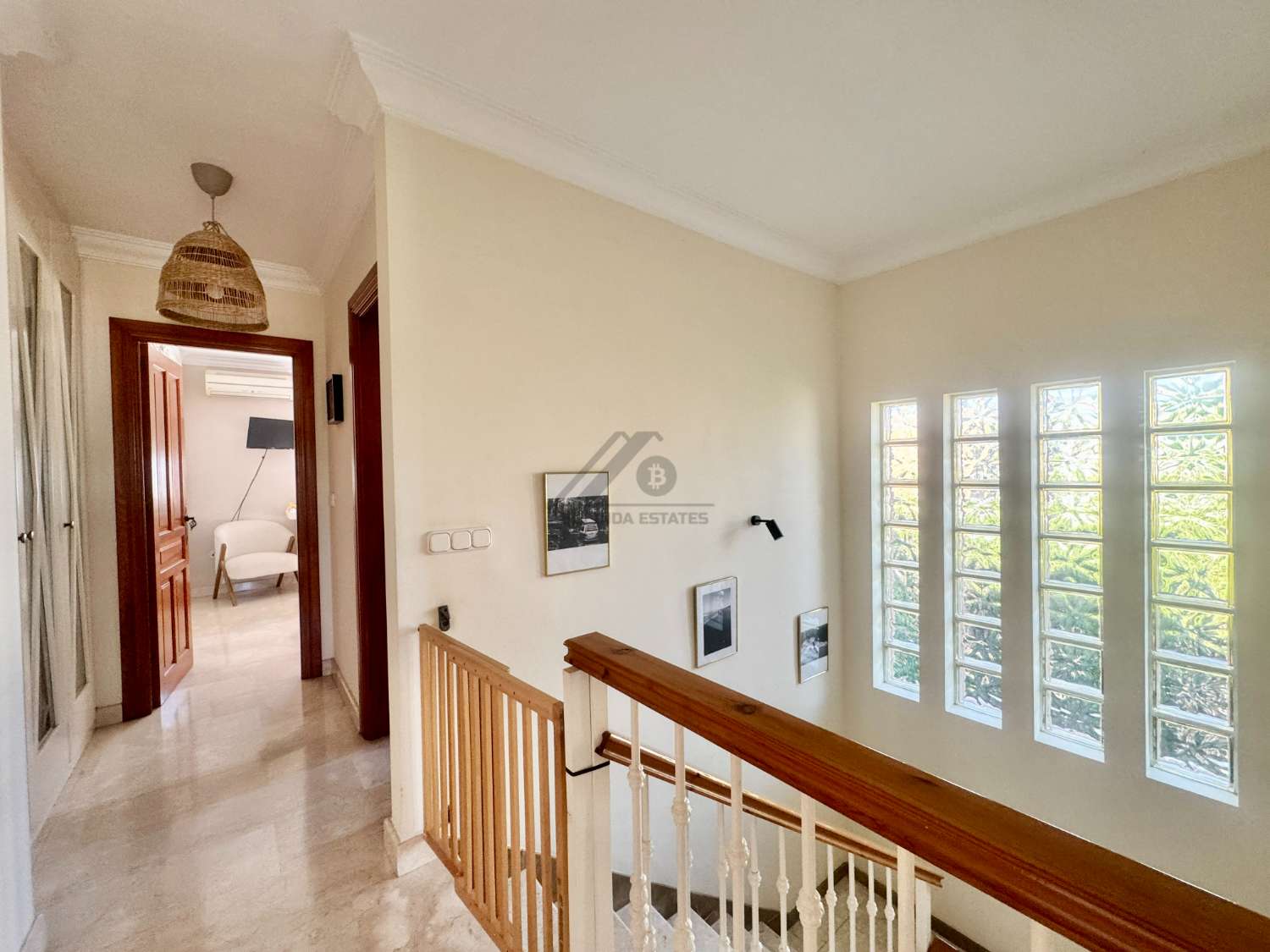 Wonderful detached house with garden and pool