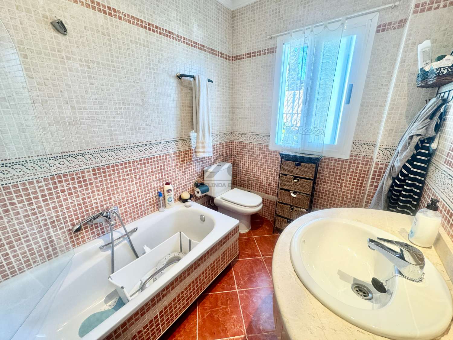 Wonderful detached house with garden and pool