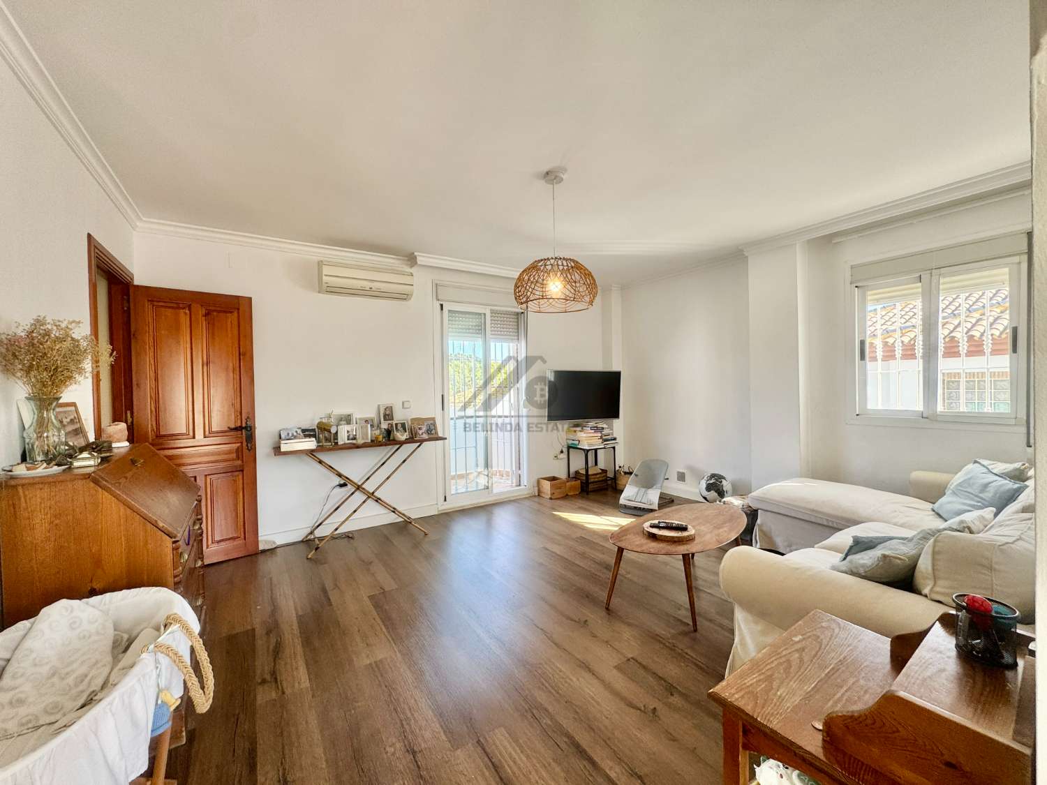 Wonderful detached house with garden and pool